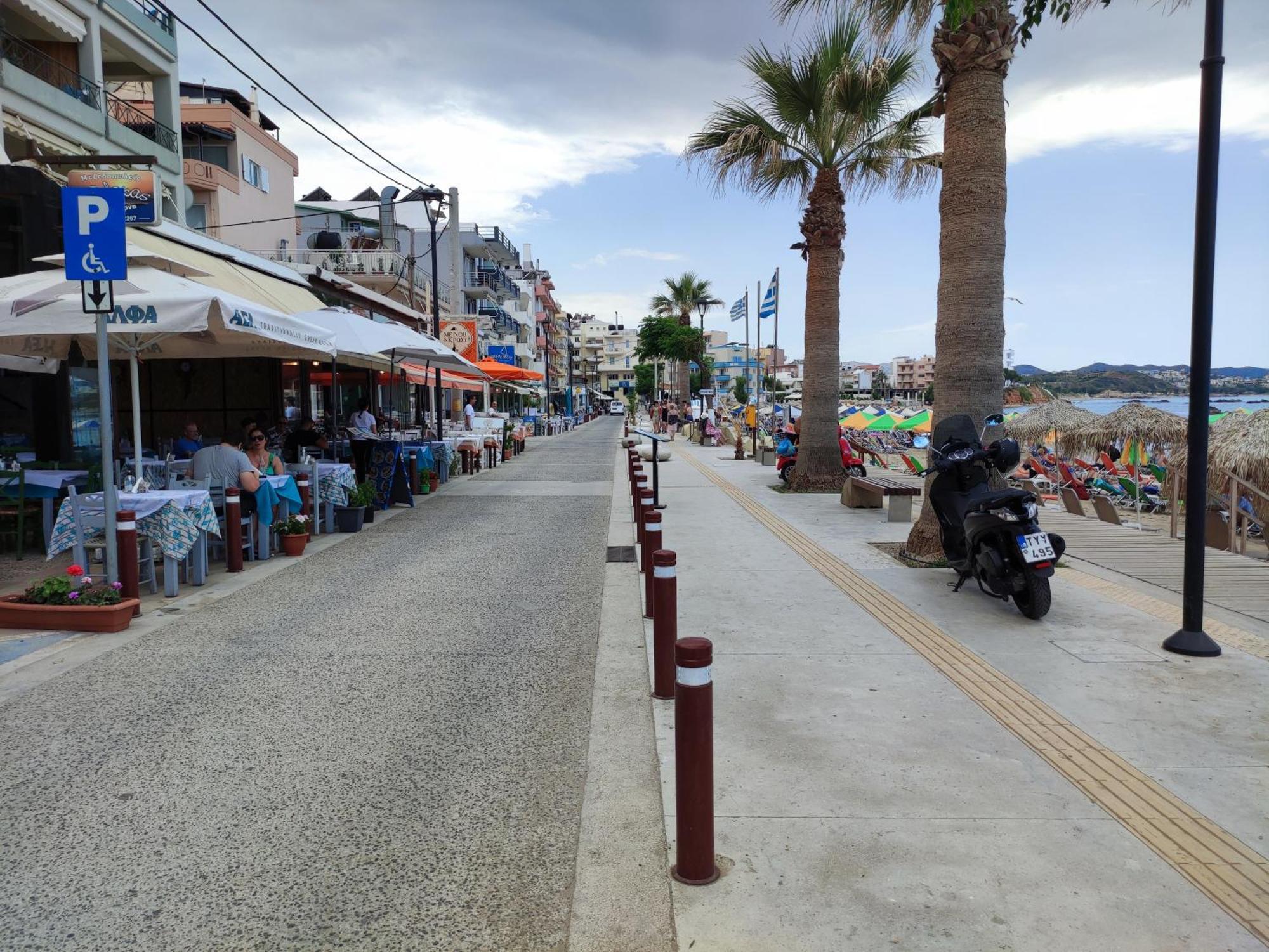 Steps From The Beach Aprt Chania  Ruang foto